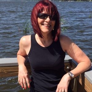 Meet your Posher, Deborah